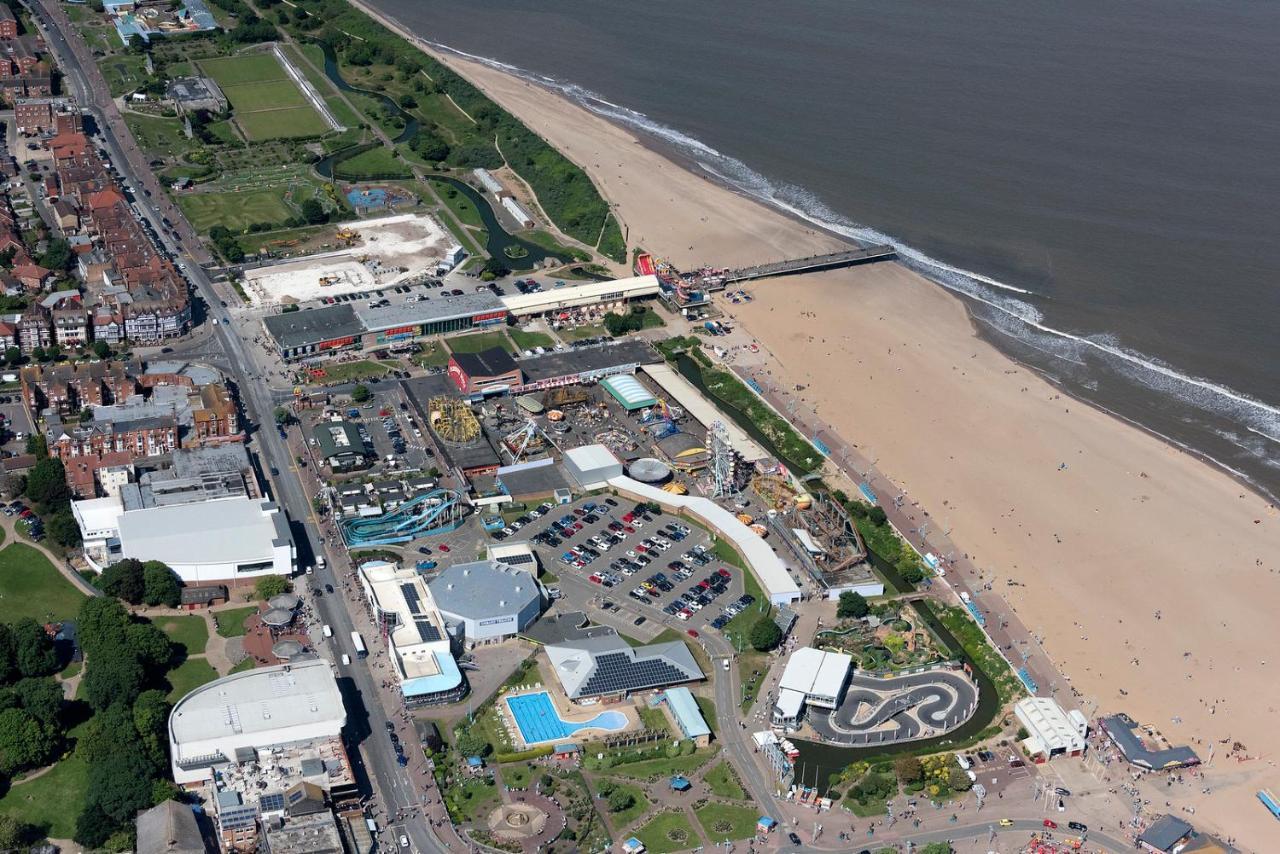 Alumhurst Hotel Blackpool Bagian luar foto