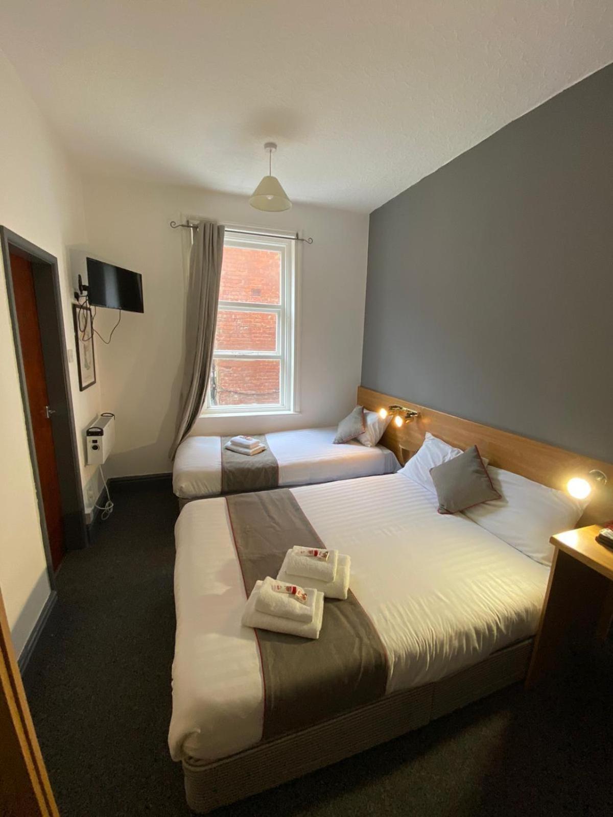Alumhurst Hotel Blackpool Bagian luar foto