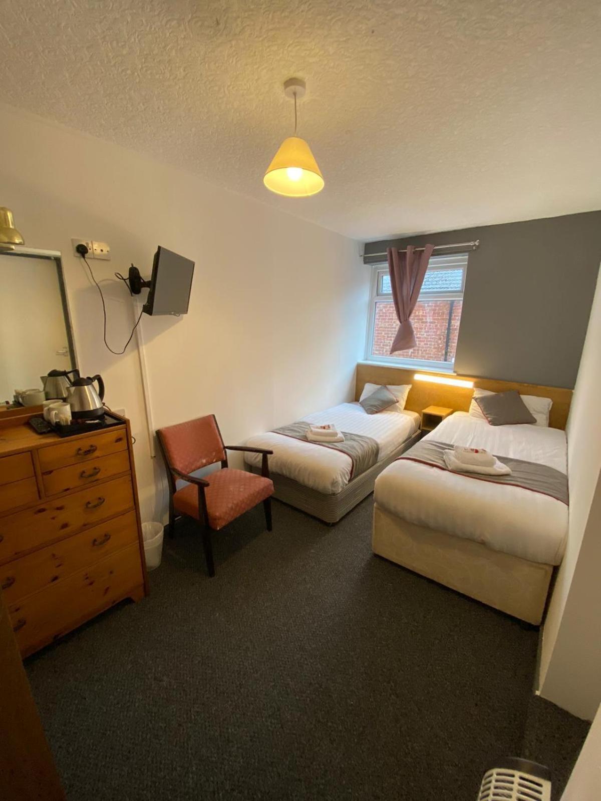 Alumhurst Hotel Blackpool Bagian luar foto